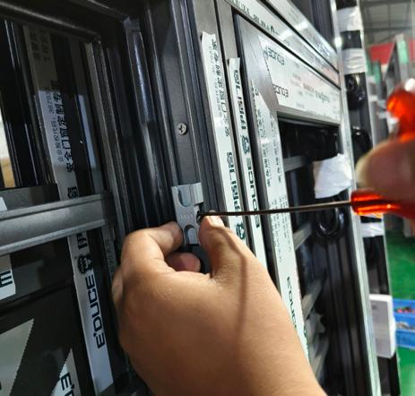 We are manufacturer of aluminum windows & doors for foreign trade